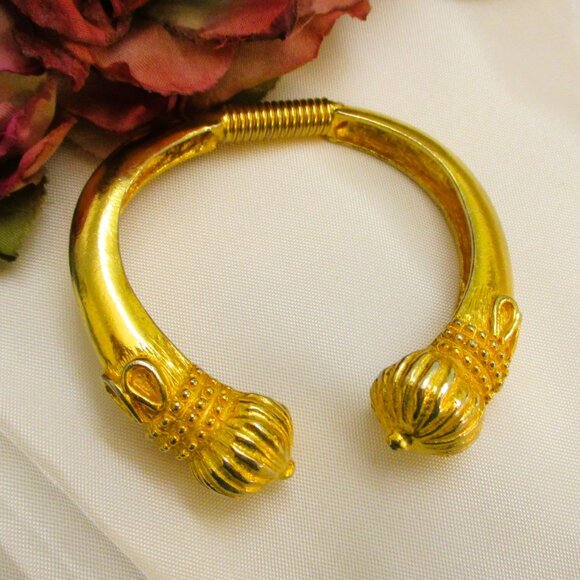 KENNETH LANE Etruscan Revival Spring Hinged Bangle ~ Designer KJL Gold Bracelet - Picture 1 of 13
